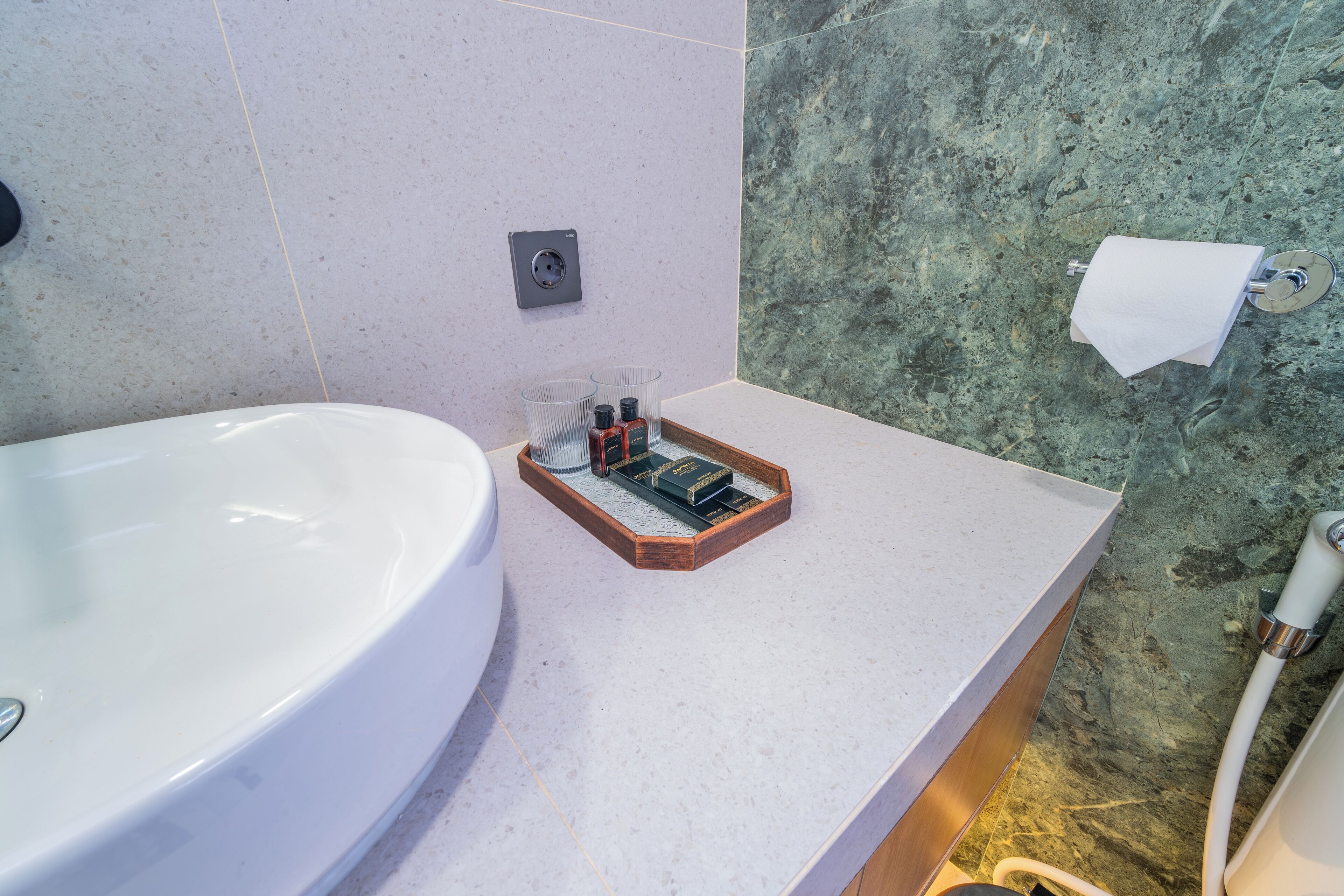 Superior Double Room | Bathroom | Shower, towels, soap, shampoo