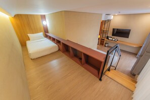 Family Room | Free WiFi - JW Home Boutique Hotel Cirebon, Azana Hotels Collection (North Cirebon)