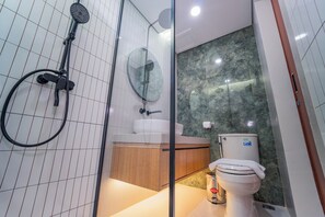 Superior Double Room | Bathroom