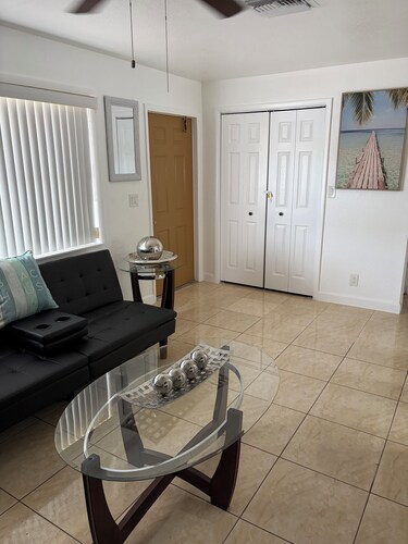 Cozy Dania Beach Apartment
