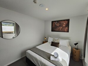 2 slaapkamers, een strijkplank/strijkijzer, wifi, beddengoed