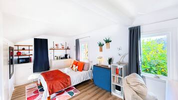 1 bedroom, internet, bed sheets