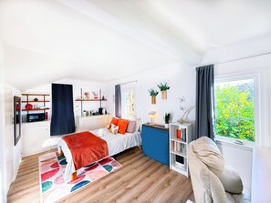 1 bedroom, internet, bed sheets - Private Berkeley Hills Studio Suite With Laundry (Berkeley)