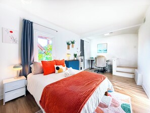 1 bedroom, internet, bed sheets - Private Berkeley Hills Studio Suite With Laundry (Berkeley)