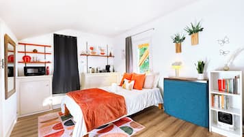 1 bedroom, internet, bed sheets