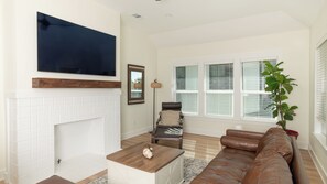 Unclassified image, 4 of 20, button