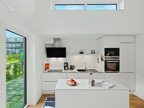 Kühlschrank, Mikrowelle, Ofen, Geschirrspüler