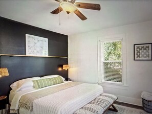 Unclassified image, 5 of 11, button - Bright and cozy 2 bed, 2 full bath Knoxville home- 5 minutes from UT! (Knoxville)