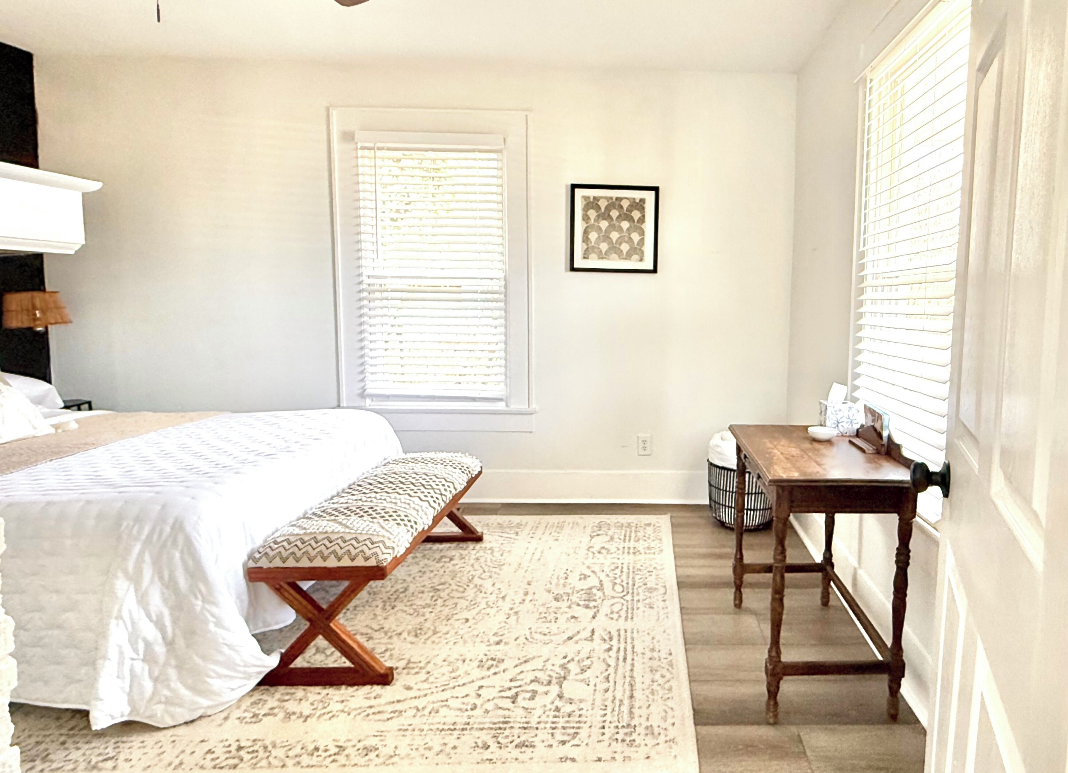 3 bedrooms, desk, iron/ironing board, travel cot