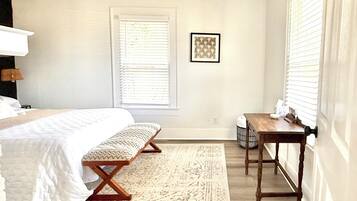 3 bedrooms, desk, iron/ironing board, travel cot