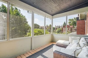 Interior - Updated Historical Home Downtown - Sunroom & Yard! Perfect for Families & Groups (Columbus)