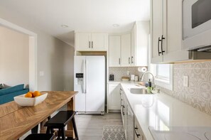 Micro-ondas, fogão, cooktop, lava-louças