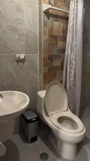 Hair dryer, towels, soap, toilet paper - VINICUNCA LUX VIEW (Cusco)