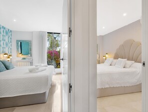 4 bedrooms, iron/ironing board, Internet, bed sheets - Apartamento Dos Playas (Portals Nous)