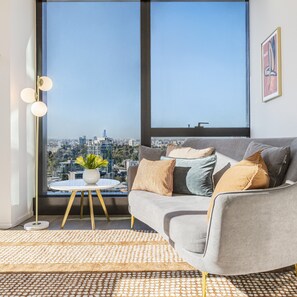 Living area - Matilda's Skyview | Luxe 2Bed 2Bath Near Crown (southbank)