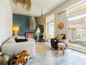 TV - Le cocon by Interhome (Ile d'Oléron)