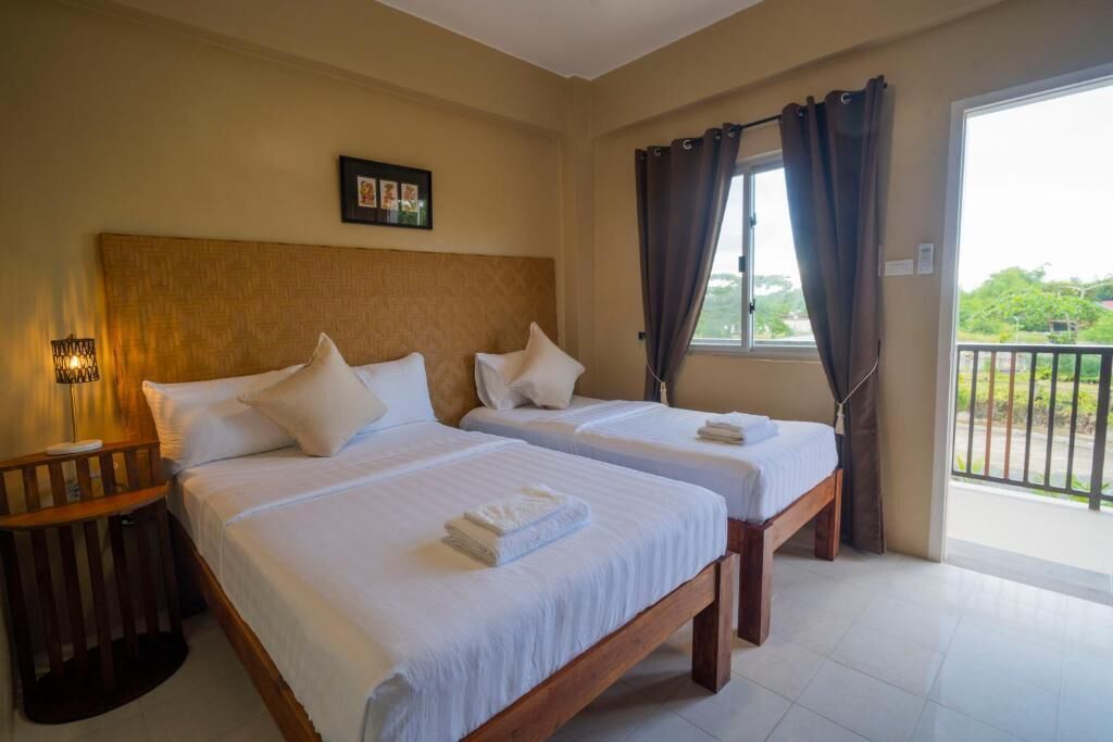 디럭스 트윈룸, 베이 전망 | 미니바, 각각 다르게 가구 비치, 책상, 노트북 작업 공간