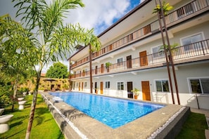 Outdoor pool, pool umbrellas