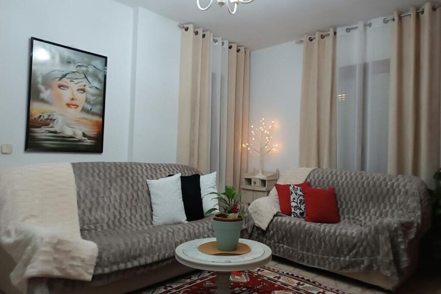 Encantadora Casa Con Jardín Zona De Relax Y Aparcamiento Privado En San Clemente - San Clemente, España