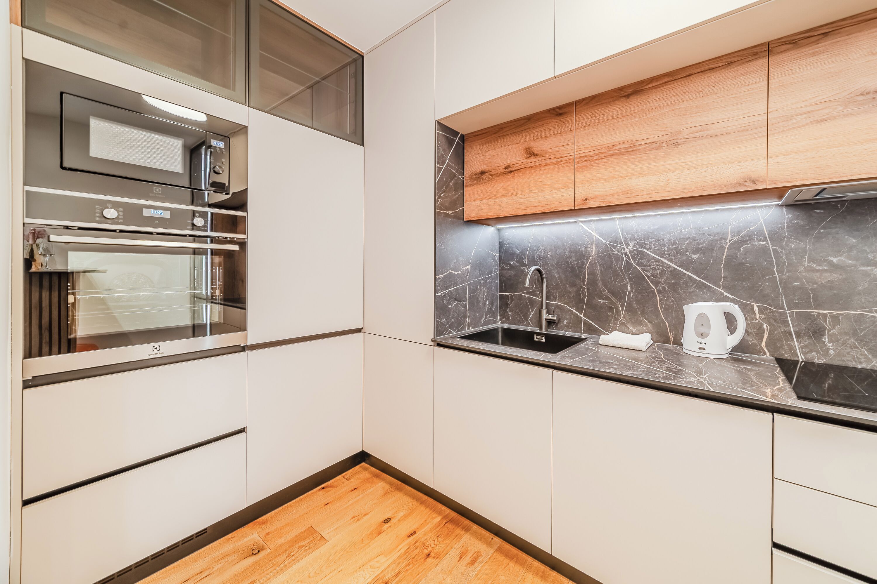 شقة عادية - عدة غرف نوم (Aurora Park View Apartment) | مطبخ خاص | ثلاجة، ميكروويف، فرن، موقد طهي مسطح