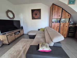 Smart TV - Jacuzzi and private garden - Cosy apartment in Saint Pierre (Saint-Pierre)