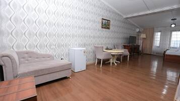 Suite, vista città | Area soggiorno