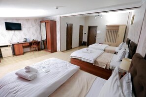 Habitación cuádruple Confort, vistas a la ciudad