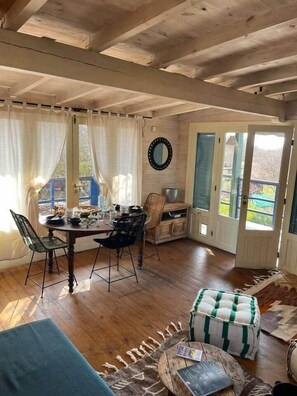 Dining - Self-catering cottage with private pool 18 pers Max (Iskoua)