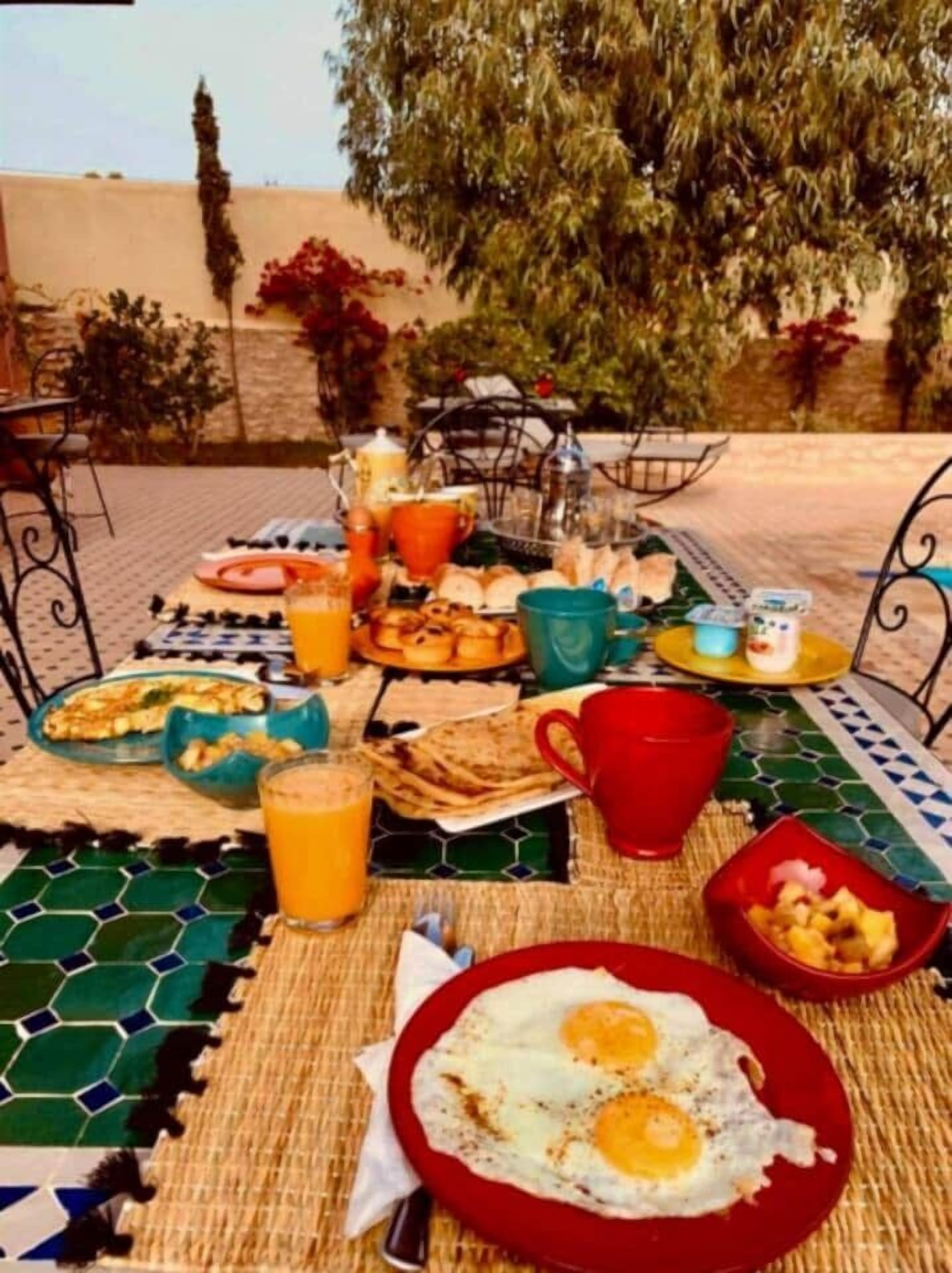 屋外ダイニングエリア