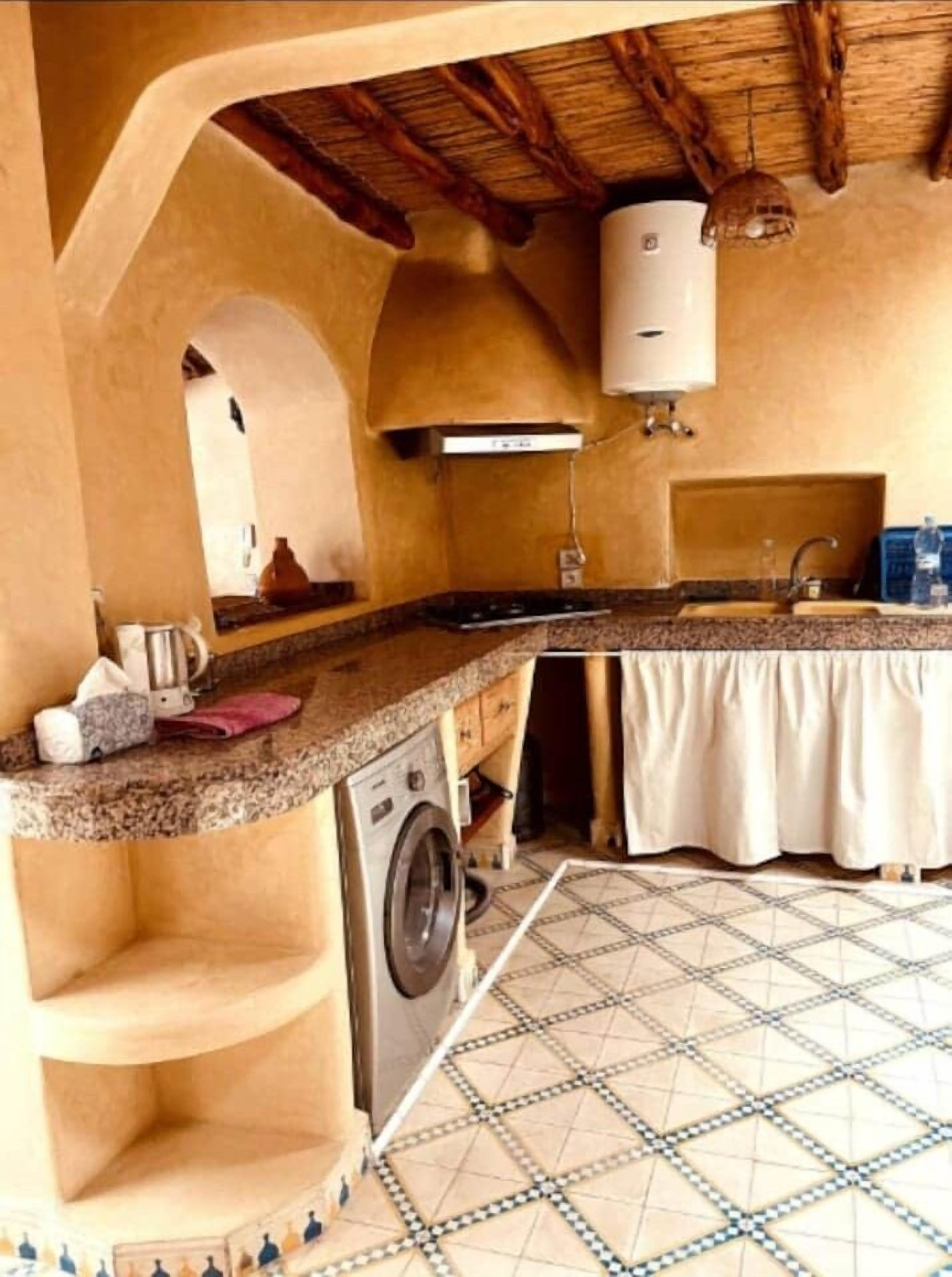 Réfrigérateur, four, plaque de cuisson