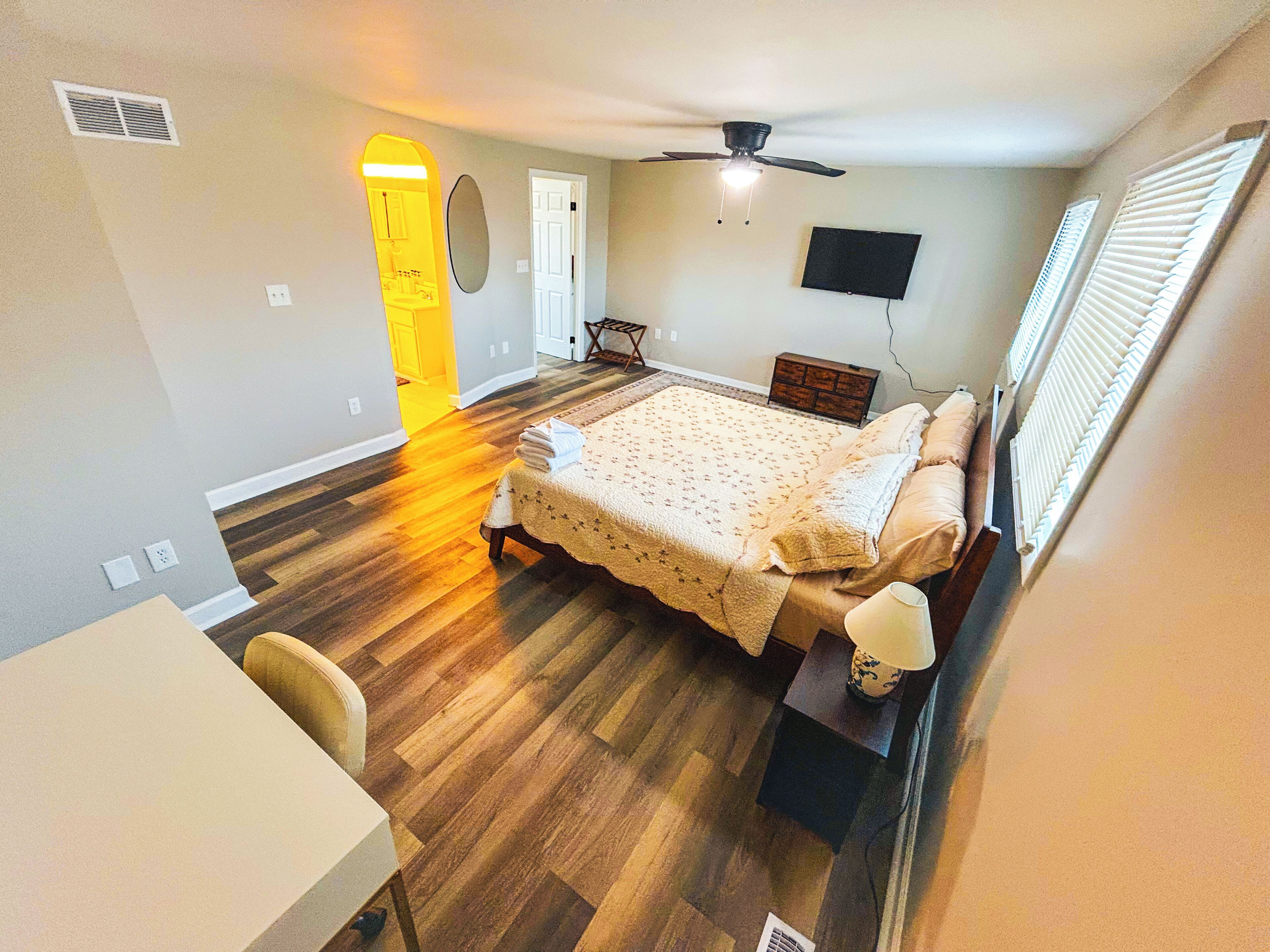 4 bedrooms, WiFi, bed sheets