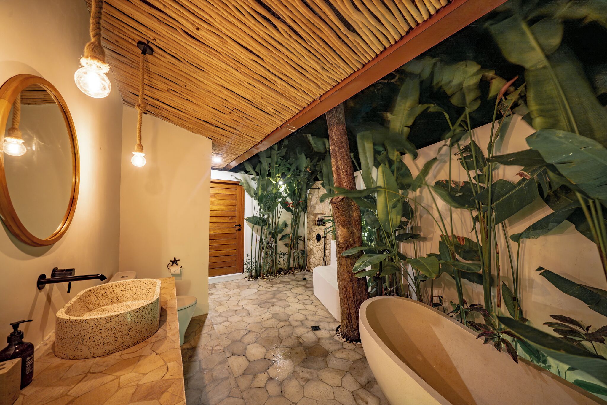 Villa | Baño | Ducha, artículos de higiene personal gratuitos, jabón y champú