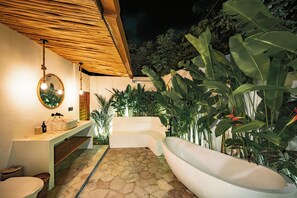 Vila | Banheiro | Chuveiro, produtos de toalete grátis, sabonete, shampoo