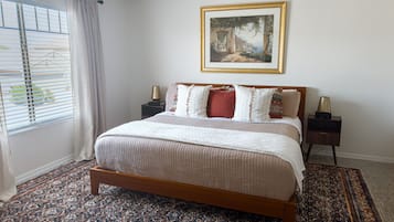 3 bedrooms, desk, iron/ironing board, free WiFi