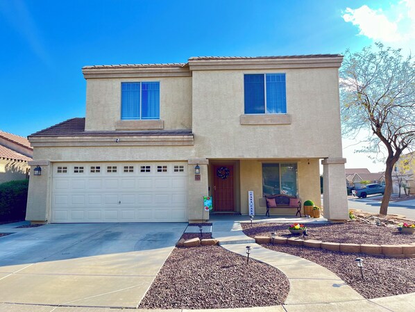 Exterior - Spring Training HQ · Real Grass · Game Room · Pet Friendly · Sleeps 8 (Sun City)