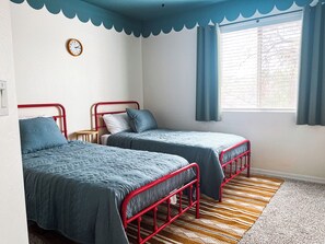 Unclassified image, 4 of 27, button - Spacious Peoria home with game room, yard, office, minutes to Spring Training (Sun City)