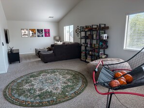 Game room - Spring Training HQ · Real Grass · Game Room · Pet Friendly · Sleeps 8 (Sun City)