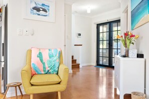 Interior - Scarborough Central – Ocean Glimpse Retreat (Scarborough)