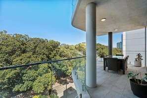 Outdoor dining - South Perth Sky - Foreshore Escape (Perth)