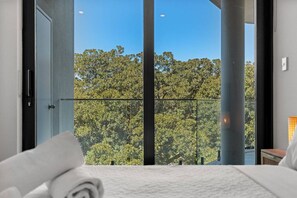 2 bedrooms, iron/ironing board, WiFi, bed sheets - South Perth Sky - Foreshore Escape (Perth)