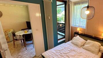 Apartment | 1 bedroom, iron/ironing board