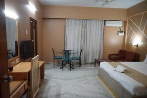 Unclassified image, 3 of 7, button - Fortune stay (Bengaluru)