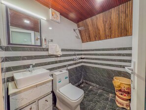 Family Cottage with Bunk Bed | Bathroom | Free toiletries, towels, soap, shampoo - The Jungle Walker Resort  (Rishikesh)