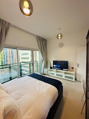 Unclassified image, 3 of 25, button