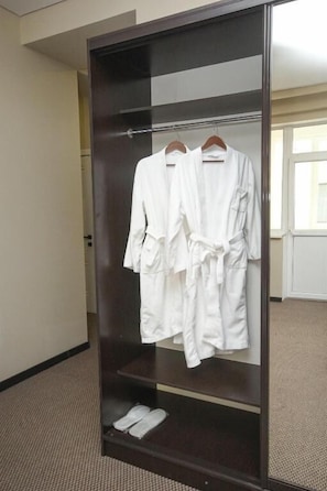 Superior Double Room, Balcony, Mountain View | Bahagian dalam