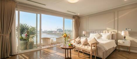 Panoramic Room, 1 Queen Bed, Terrace, Lake View | Minibar, in-room safe, blackout drapes, soundproofing