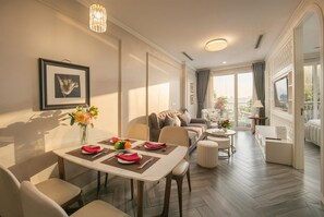 Deluxe Apartment, 2 Bedrooms, Balcony, Lake View | Minibar, in-room safe, blackout drapes, soundproofing