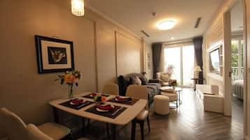 Minibar, caja de seguridad en la habitación y cortinas blackout