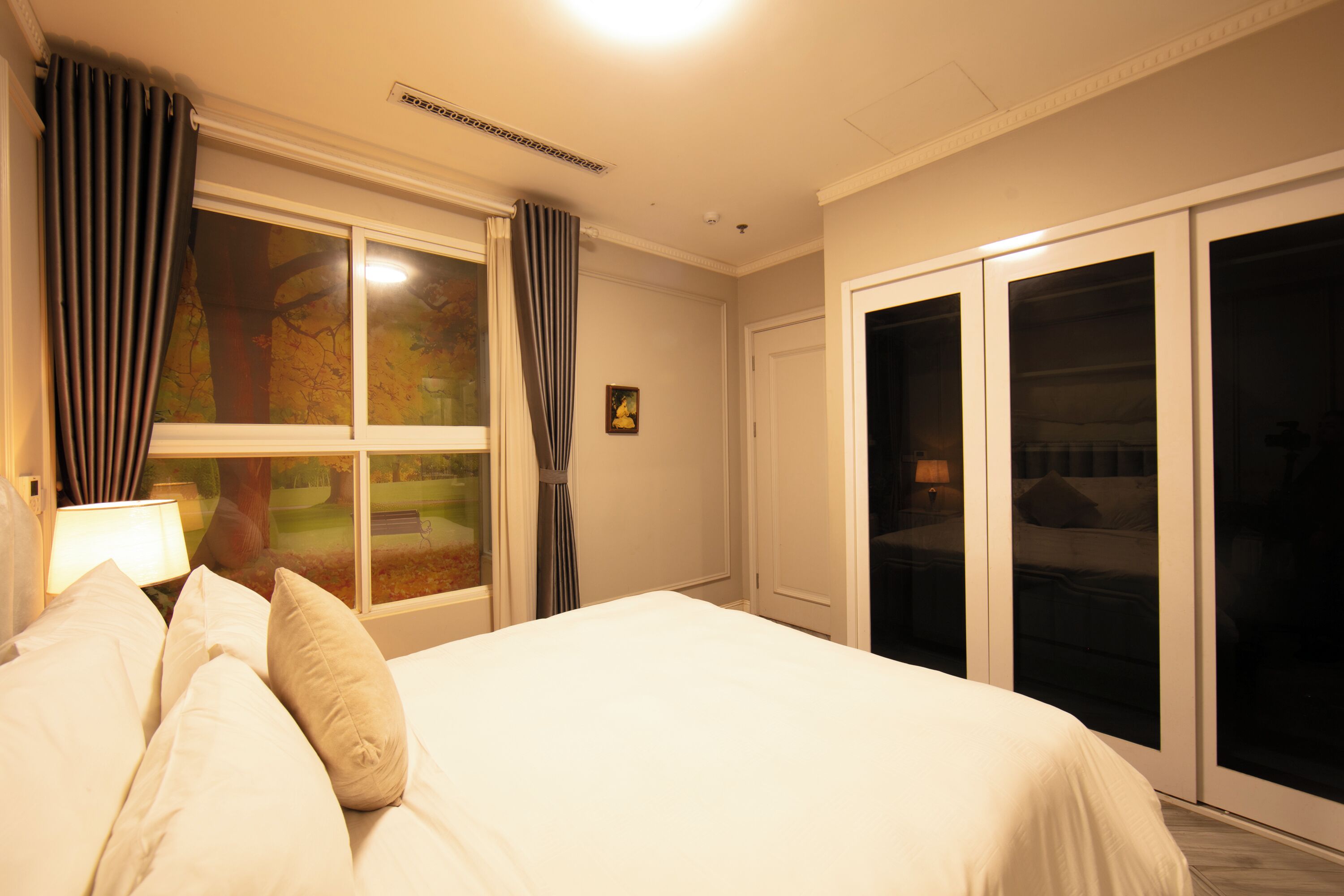 ห้องพรีเมียมดับเบิล, เตียงควีนไซส์ 1 เตียง, ระเบียง, วิวทะเลสาบ | มินิบาร์, ตู้นิรภัยในห้องพัก, ผ้าม่านกันแสง, ห้องเก็บเสียง