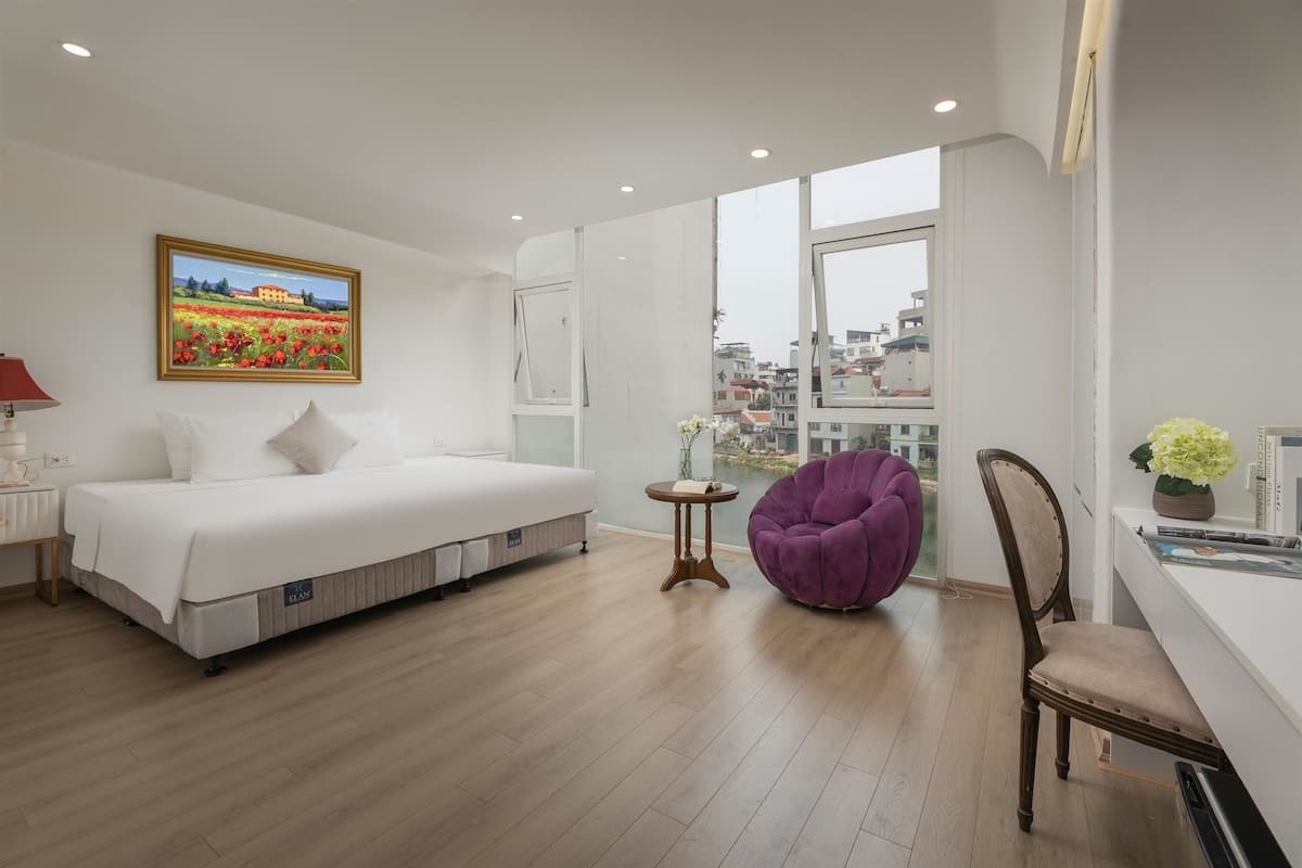 Chambre Junior double ou avec lits jumeaux, 1 chambre, vue sur le lac | Minibar, coffre-fort, rideaux dâobscurcissement